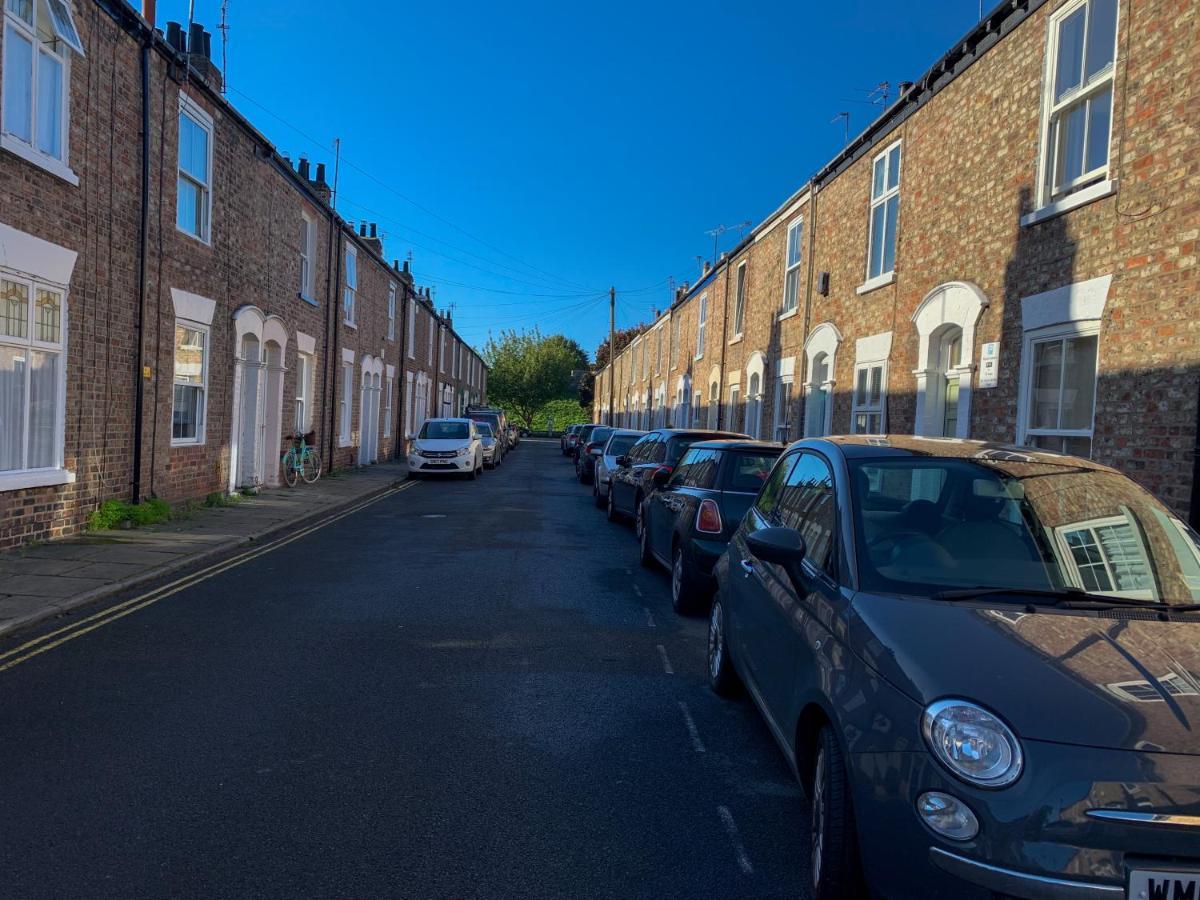 Stay In The Heart Of York At The Hampden - Free Parking - York Holiday Home Exteriör bild