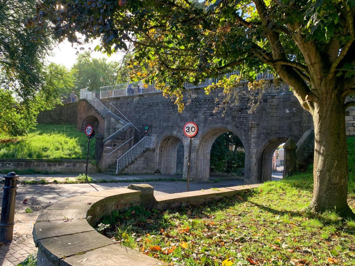 Stay In The Heart Of York At The Hampden - Free Parking - York Holiday Home Exteriör bild