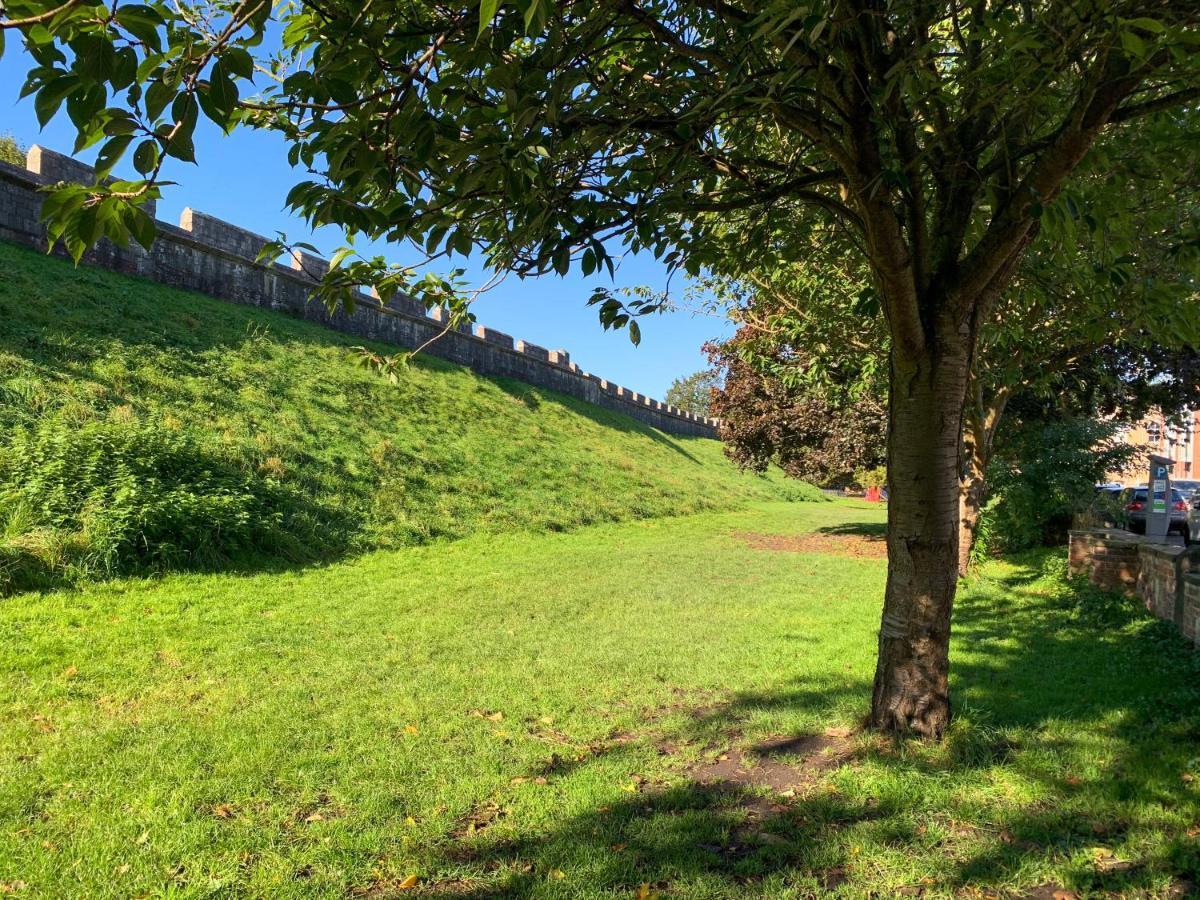 Stay In The Heart Of York At The Hampden - Free Parking - York Holiday Home Exteriör bild